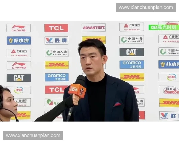 广厦队主教练王博在总决赛需延续半决赛的高效进攻战术，才有望突破上海队的严密防守